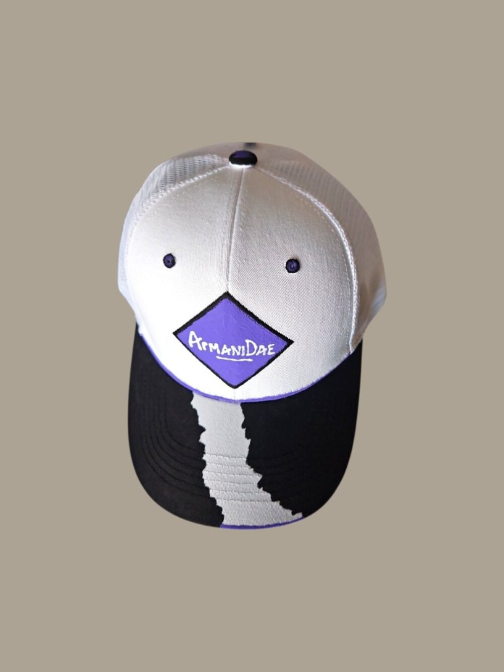 Painted Trucker Wht - Picture 4 of 4